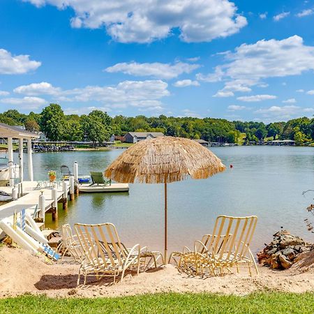 Smith Mountain Lake Retreat With Private Beach! Huddleston Bagian luar foto