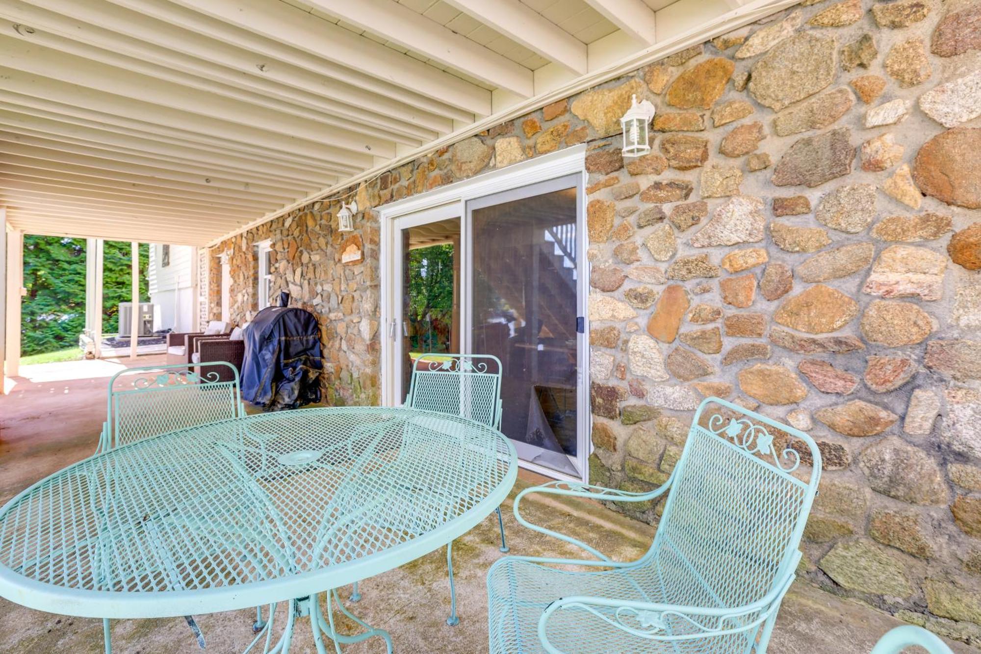 Smith Mountain Lake Retreat With Private Beach! Huddleston Bagian luar foto