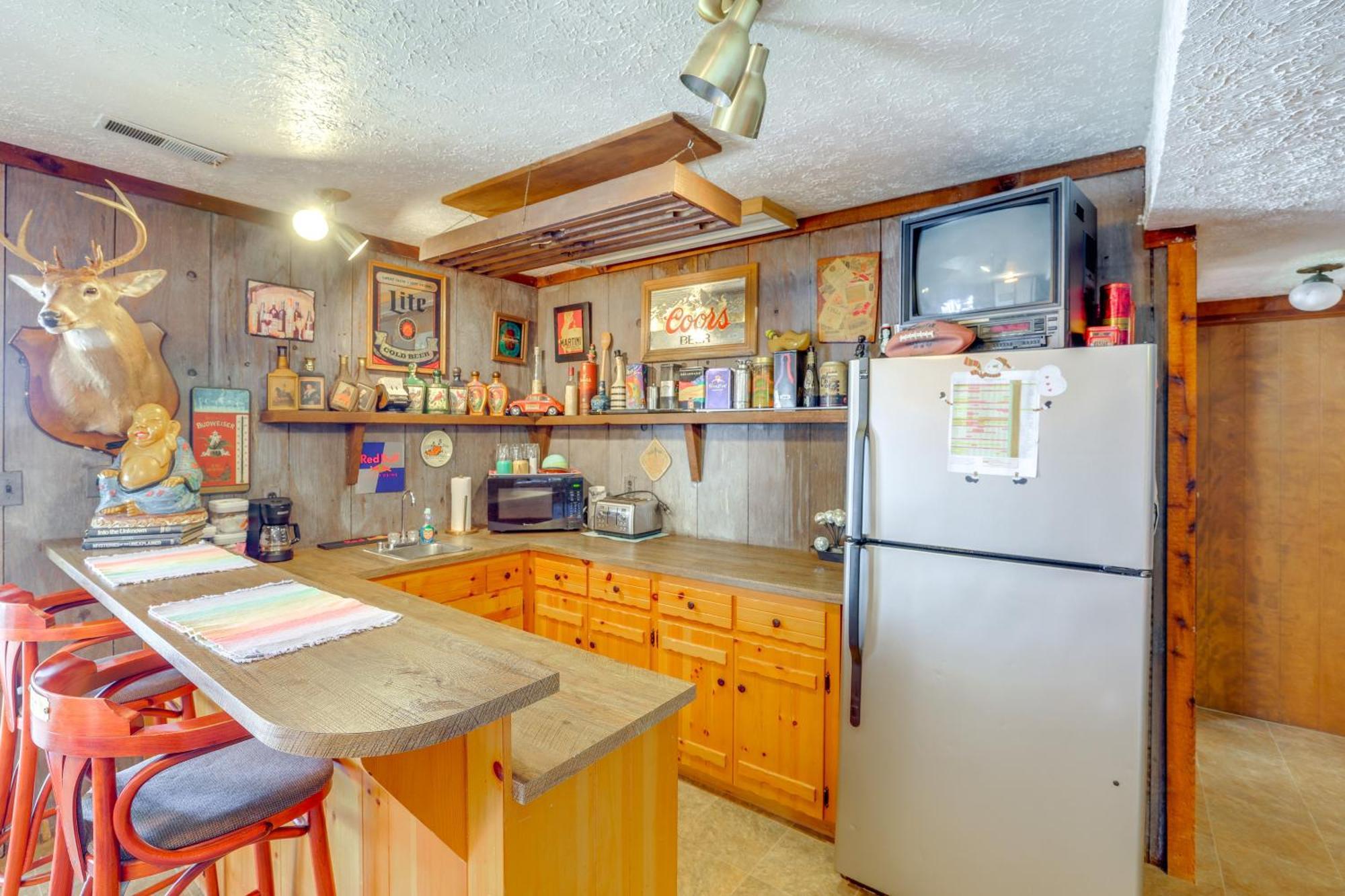 Smith Mountain Lake Retreat With Private Beach! Huddleston Bagian luar foto